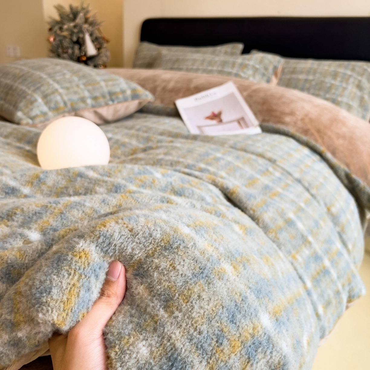 91家纺网 家纺一手货源 找家纺 印季家纺 2025新款轻奢简约羊呢绒亲肤保暖四件套 小香彩格