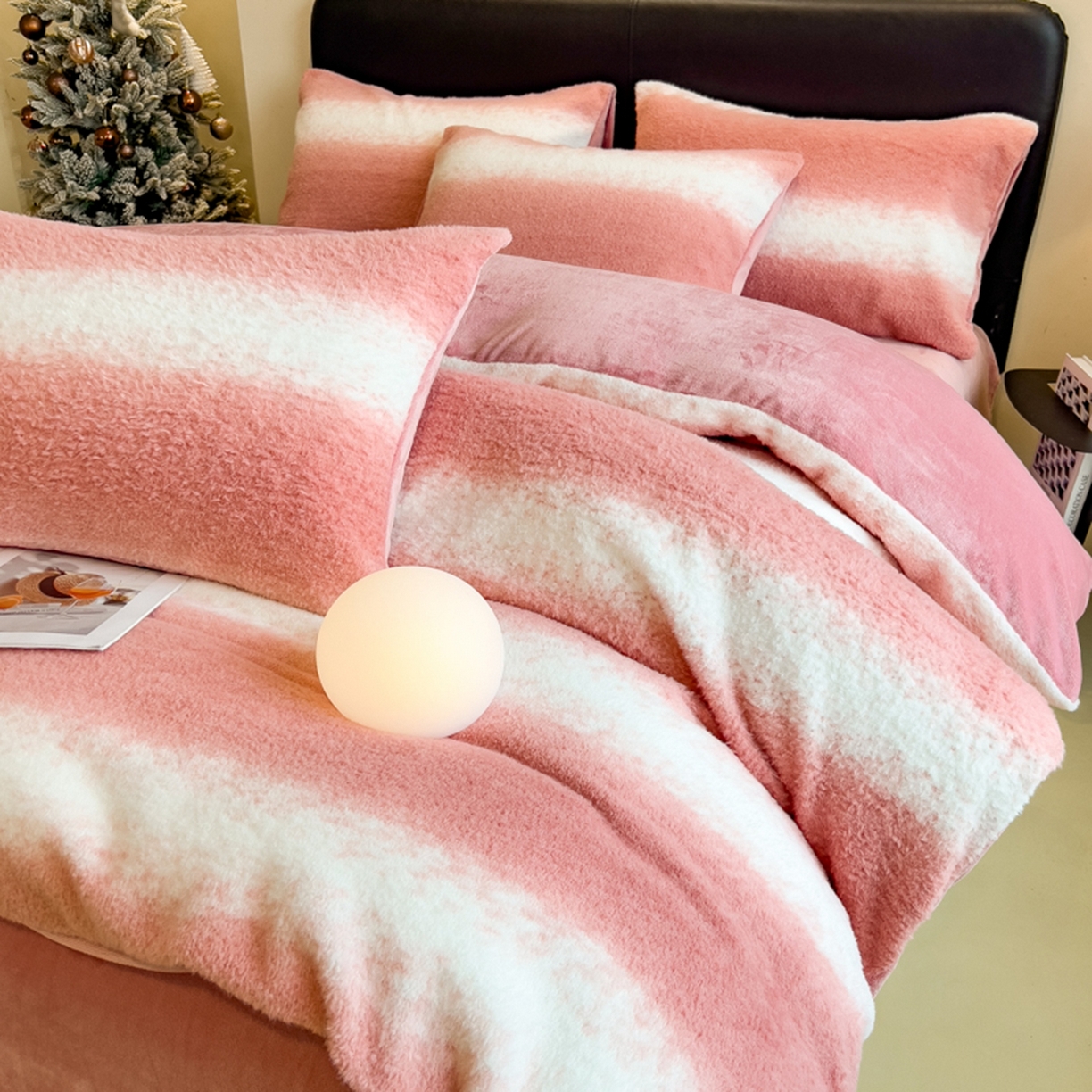 91家纺网 家纺一手货源 找家纺 印季家纺 2025新款轻奢简约羊呢绒亲肤保暖四件套 豆沙大条纹