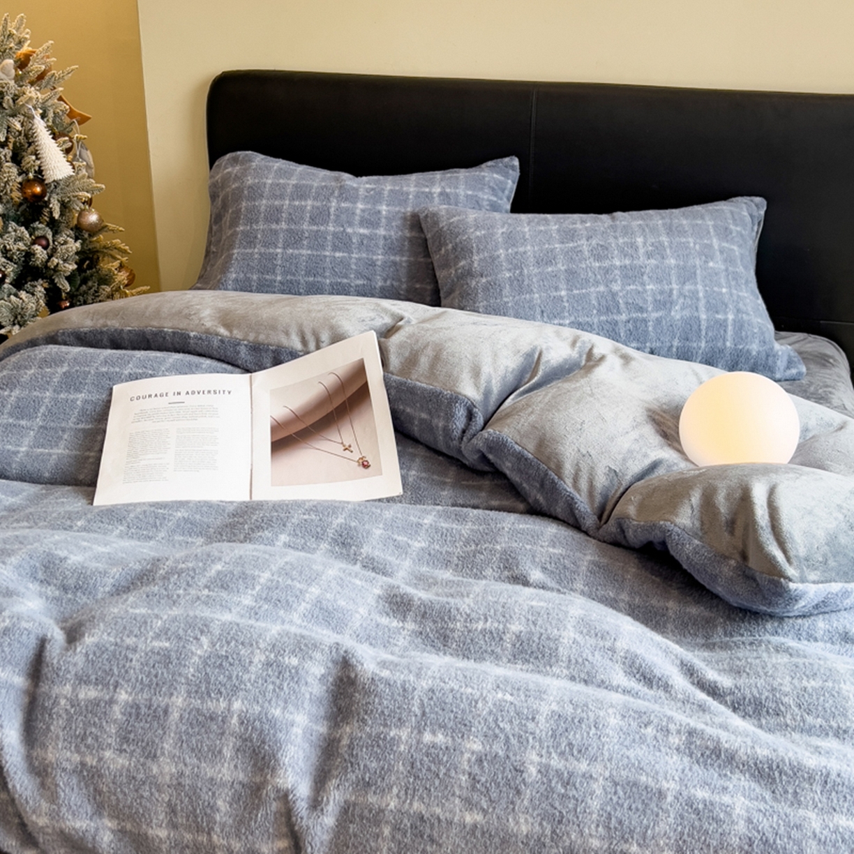 91家纺网 家纺一手货源 找家纺 印季家纺 2025新款轻奢简约羊呢绒亲肤保暖四件套 小香蓝灰格