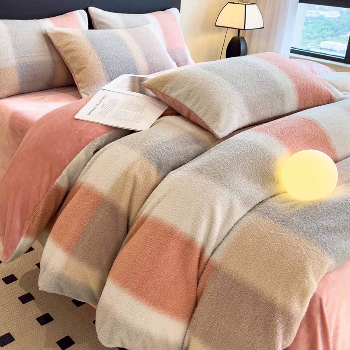 91家纺网 家纺一手货源 找家纺 印季家纺 2025新款轻奢简约羊呢绒亲肤保暖四件套 五彩大格