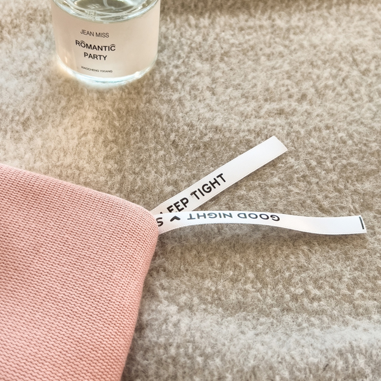 91家纺网 家纺一手货源 找家纺 印季家纺 2025新款轻奢简约羊呢绒亲肤保暖四件套 五彩大格