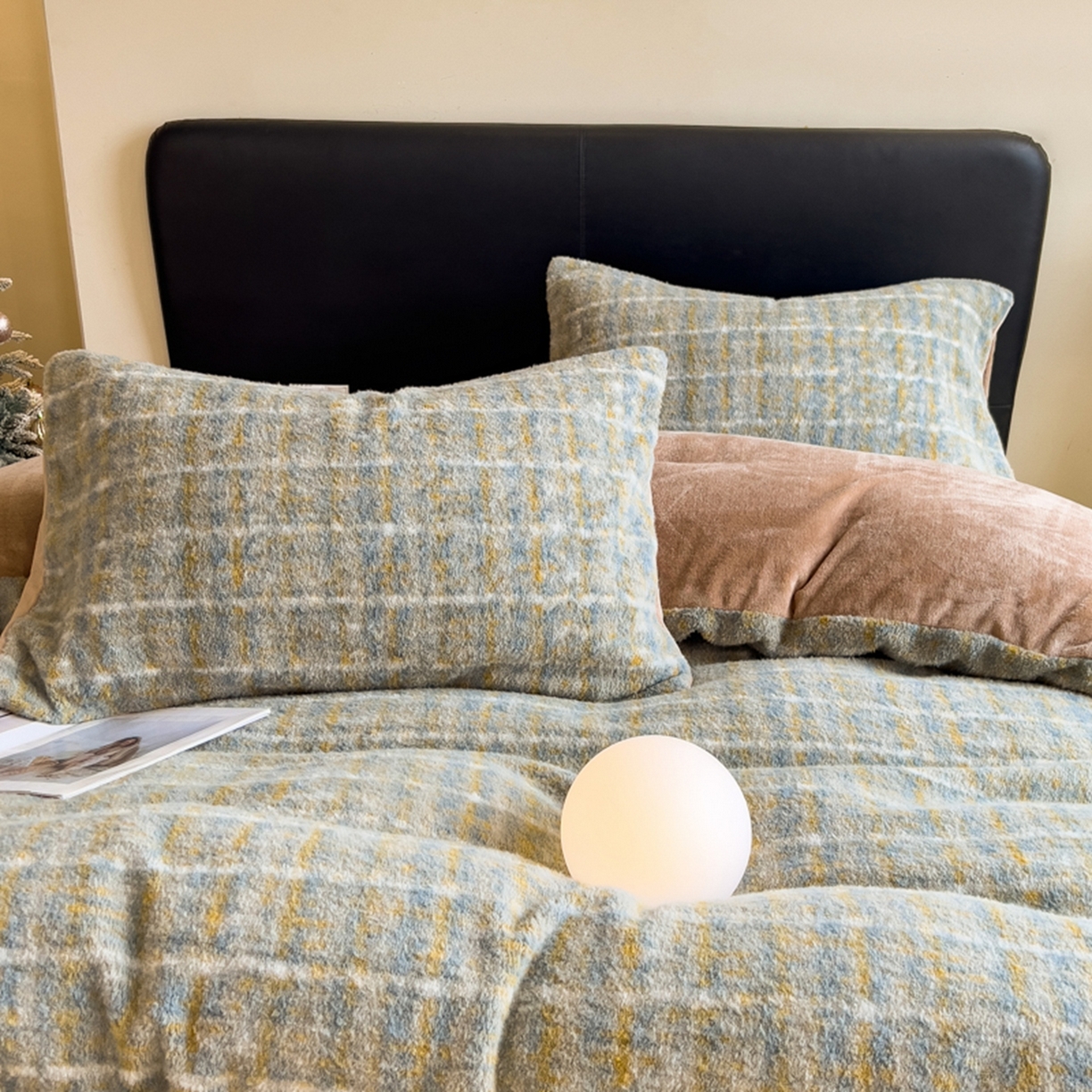 91家纺网 家纺一手货源 找家纺 印季家纺 2025新款轻奢简约羊呢绒亲肤保暖四件套 小香彩格