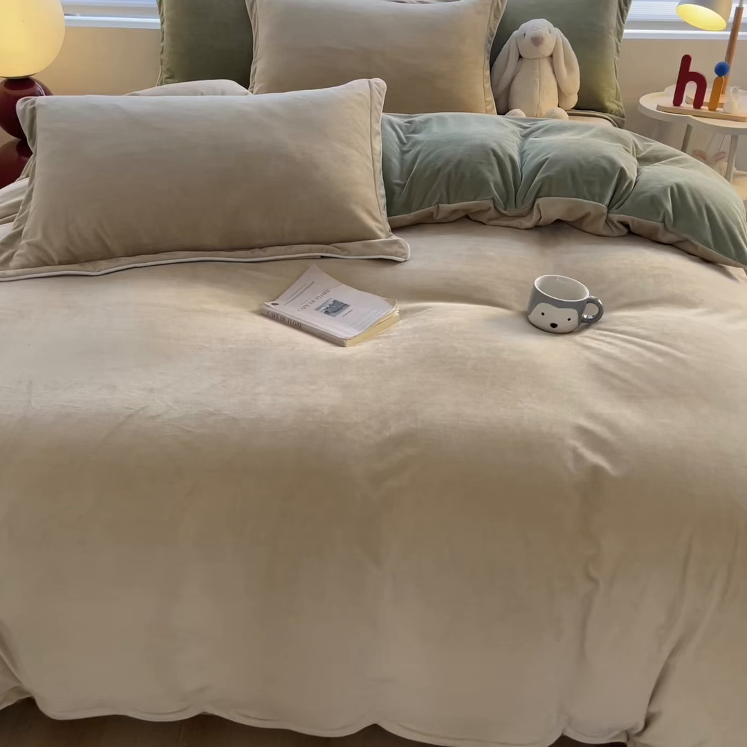 91家纺网 家纺一手货源 找家纺 润肤居 2025新款加厚婴儿绒牛奶绒四件套9斤工艺款宝宝绒 灰咖+黛尔蓝