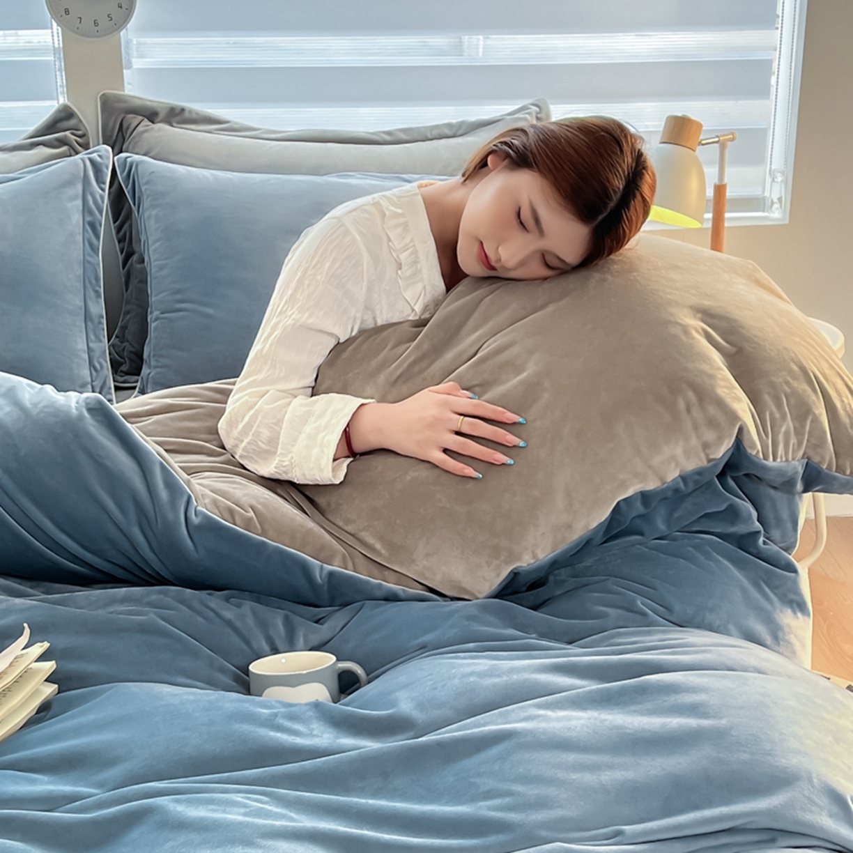 91家纺网 家纺一手货源 找家纺 润肤居 2025新款加厚婴儿绒牛奶绒四件套9斤工艺款宝宝绒 蓝色+灰咖