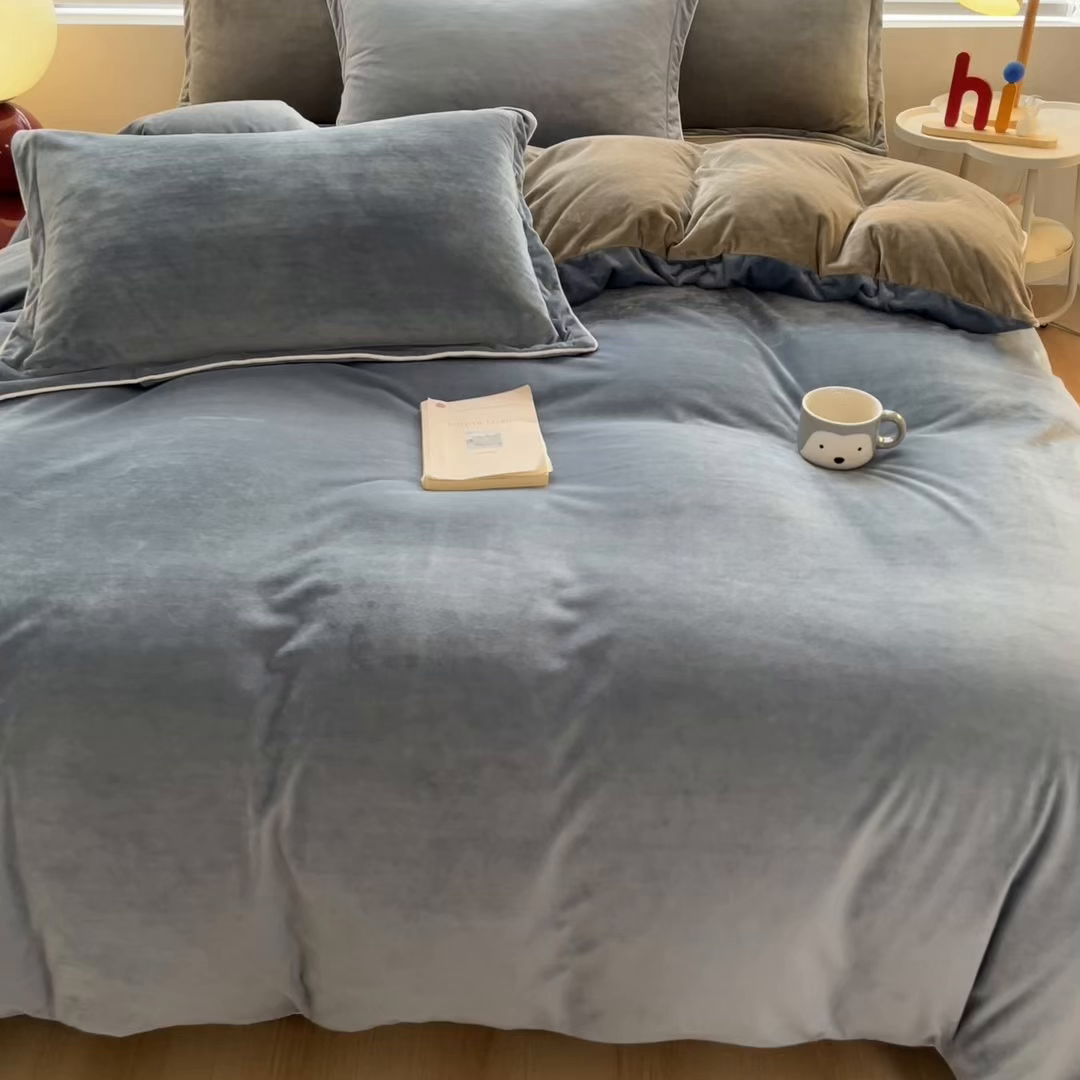 91家纺网 家纺一手货源 找家纺 润肤居 2025新款加厚婴儿绒牛奶绒四件套9斤工艺款宝宝绒 蓝色+灰咖