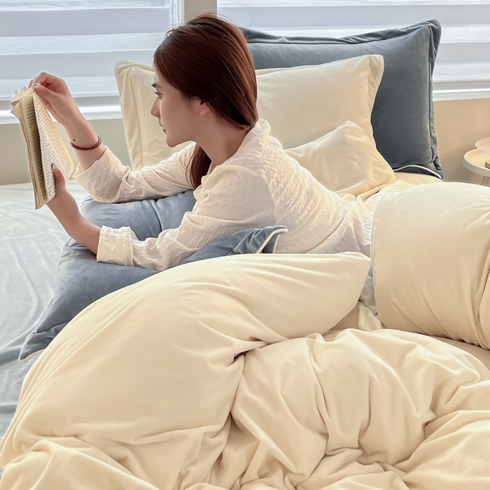 91家纺网 家纺一手货源 找家纺 润肤居 2025新款加厚婴儿绒牛奶绒四件套9斤工艺款宝宝绒 米白+浅蓝