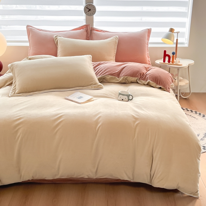 91家纺网 家纺一手货源 找家纺 润肤居 2025新款加厚婴儿绒牛奶绒四件套9斤工艺款宝宝绒 米驼+奶油橘