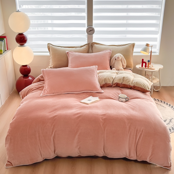 91家纺网 家纺一手货源 找家纺 润肤居 2025新款加厚婴儿绒牛奶绒四件套9斤工艺款宝宝绒 奶油橘+米驼