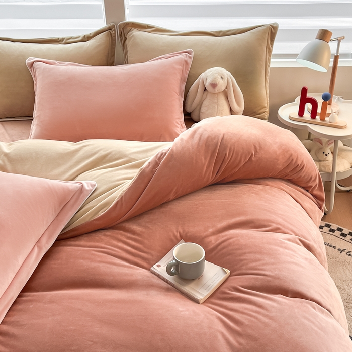 91家纺网 家纺一手货源 找家纺 润肤居 2025新款加厚婴儿绒牛奶绒四件套9斤工艺款宝宝绒 奶油橘+米驼