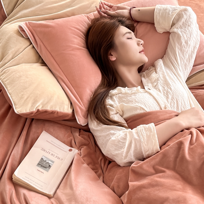 91家纺网 家纺一手货源 找家纺 润肤居 2025新款加厚婴儿绒牛奶绒四件套9斤工艺款宝宝绒 奶油橘+米驼