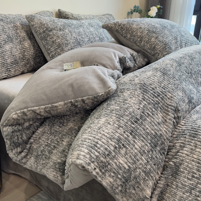 91家纺网 家纺一手货源 找家纺 （总）印季家纺 2025新款针织兔毛条纹四件套