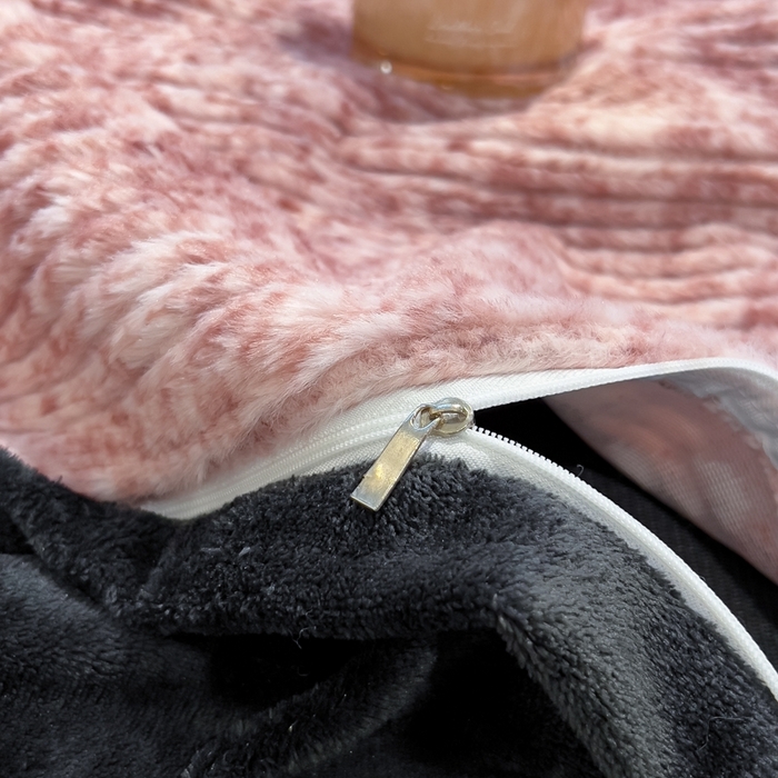 91家纺网 家纺一手货源 找家纺 印季家纺 2025新款针织兔毛条纹四件套 酒红-深灰