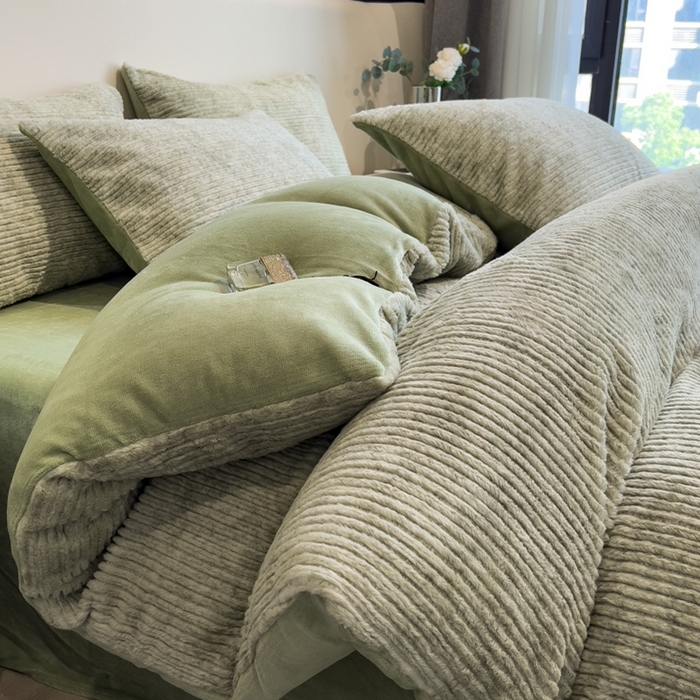 91家纺网 家纺一手货源 找家纺 印季家纺 2025新款针织兔毛条纹四件套 草绿-草绿