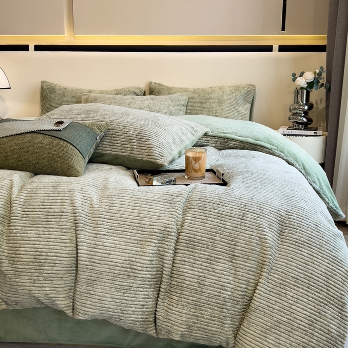 91家纺网 家纺一手货源 找家纺 印季家纺 2025新款针织兔毛条纹四件套 草绿-草绿