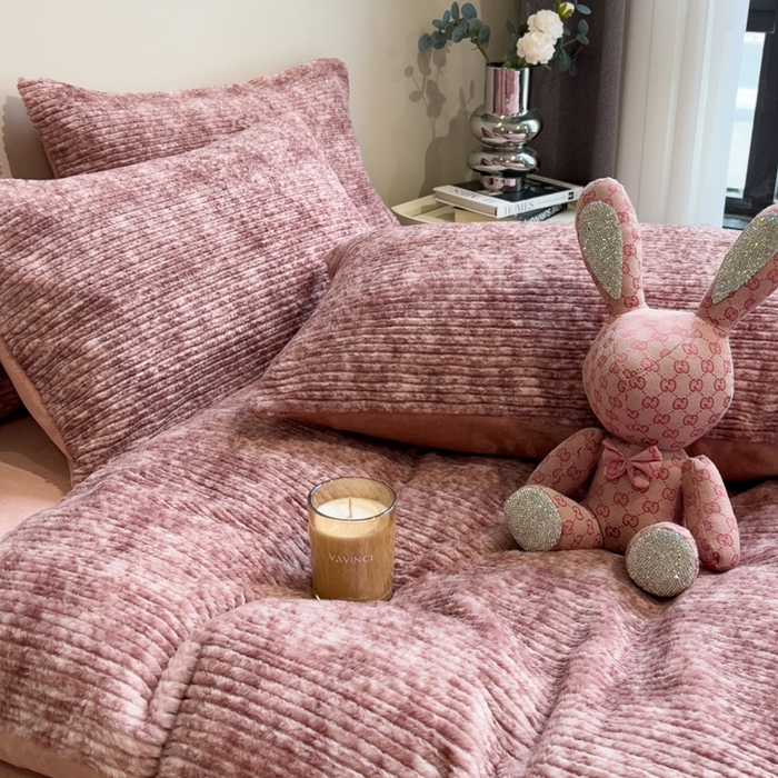 91家纺网 家纺一手货源 找家纺 印季家纺 2025新款针织兔毛条纹四件套 酒红-豆沙