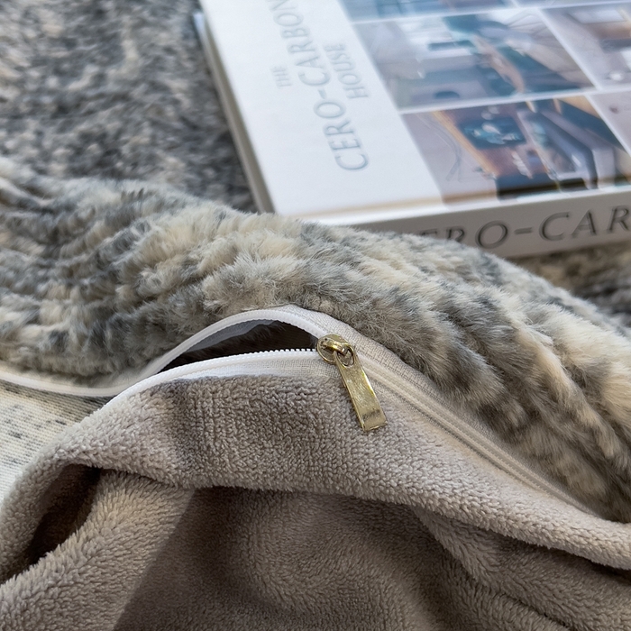 91家纺网 家纺一手货源 找家纺 印季家纺 2025新款针织兔毛条纹四件套 浅灰-马丁灰