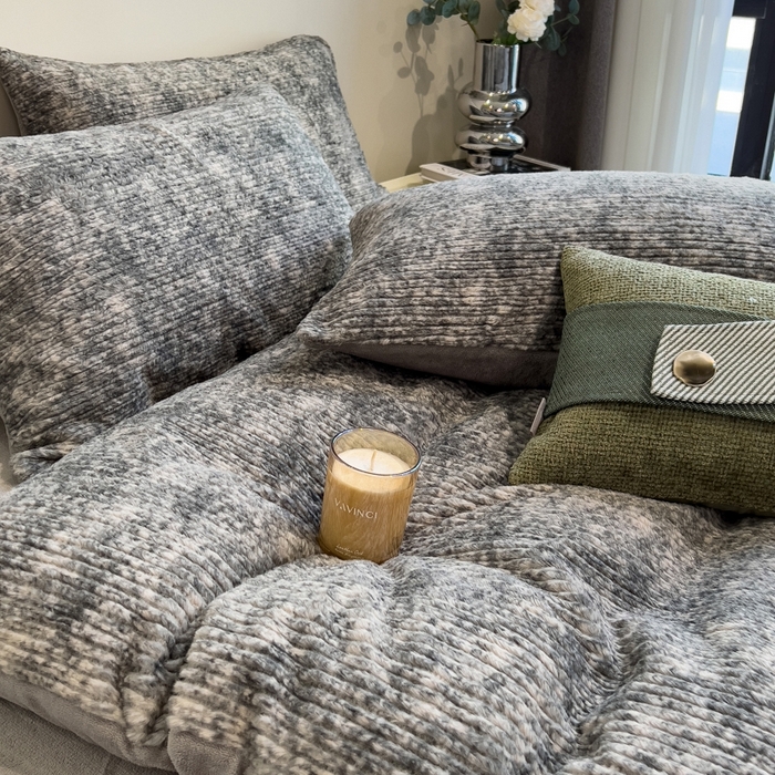 91家纺网 家纺一手货源 找家纺 印季家纺 2025新款针织兔毛条纹四件套 浅灰-马丁灰