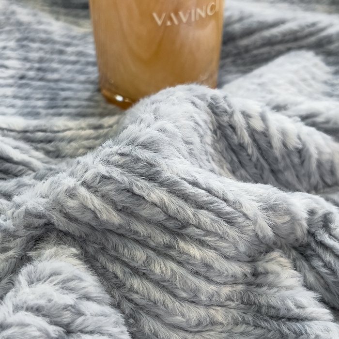 91家纺网 家纺一手货源 找家纺 印季家纺 2025新款针织兔毛条纹四件套 蓝灰-马丁灰