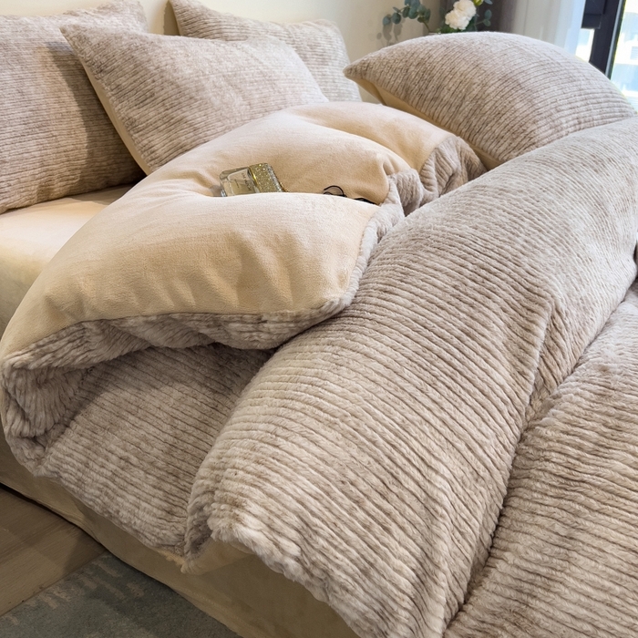 印季家纺 2025新款针织兔毛条纹四件套 奶咖-浅驼