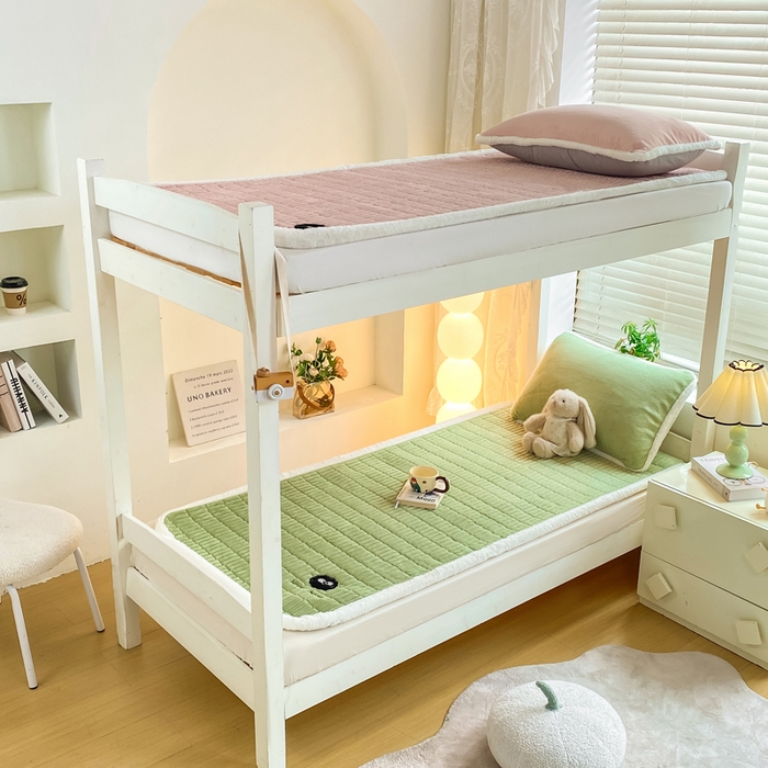 91家纺网 家纺一手货源 找家纺 梦初语 2025新款纯色牛奶绒贴布绣床垫褥冬季加绒加厚防滑学生宿舍 -直播爆款（面料175克-夹棉200克-底布80克防滑滴塑布） 煤球-绿