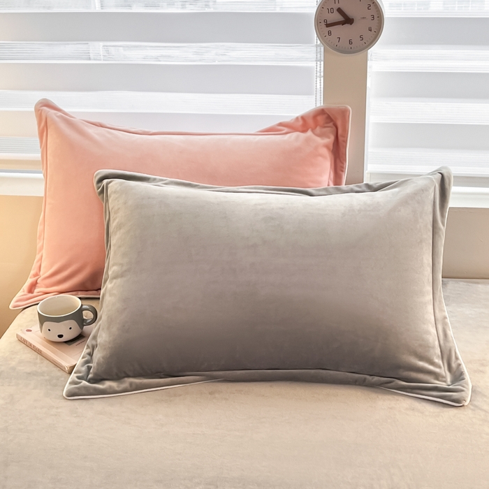 91家纺网 家纺一手货源 找家纺 润肤居 2025新款加厚婴儿绒牛奶绒四件套9斤工艺款宝宝绒 浅灰+皮粉