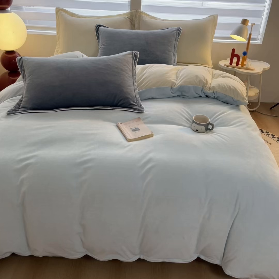 91家纺网 家纺一手货源 找家纺 润肤居 2025新款加厚婴儿绒牛奶绒四件套9斤工艺款宝宝绒 浅蓝+米白