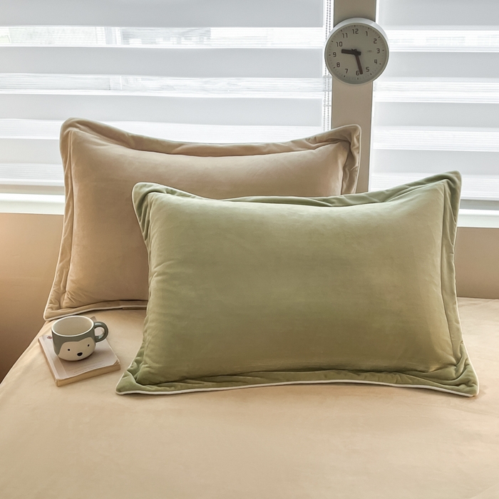 91家纺网 家纺一手货源 找家纺 润肤居 2025新款加厚婴儿绒牛奶绒四件套9斤工艺款宝宝绒 苔绿+米驼