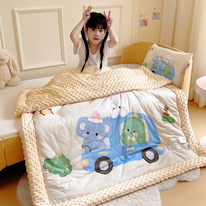 91家纺网 家纺一手货源 找家纺 鱼宝 2025新款大版针织棉豆豆被被子被芯 巴士动物