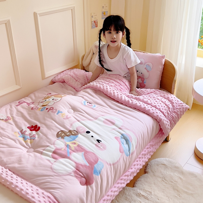 91家纺网 家纺一手货源 找家纺 鱼宝 2025新款大版针织棉豆豆被被子被芯 小兔森妮