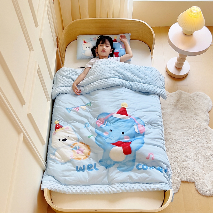 91家纺网 家纺一手货源 找家纺 鱼宝 2025新款大版针织棉豆豆被被子被芯 冬日小象