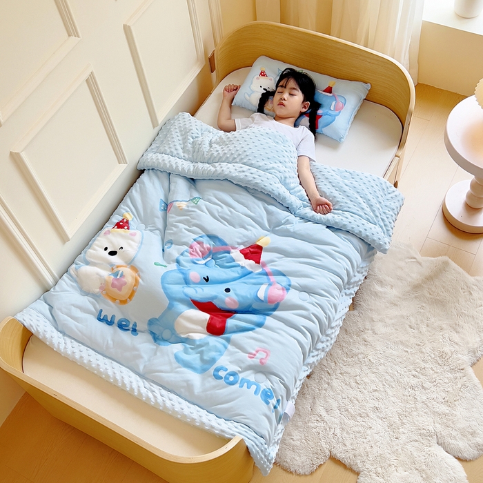 91家纺网 家纺一手货源 找家纺 鱼宝 2025新款大版针织棉豆豆被被子被芯 冬日小象