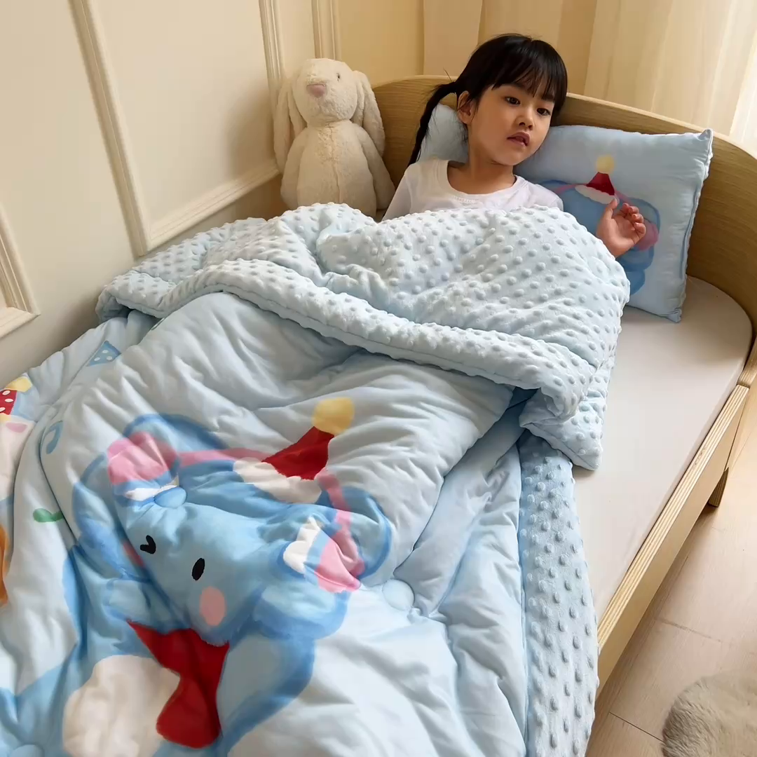 91家纺网 家纺一手货源 找家纺 鱼宝 2025新款大版针织棉豆豆被被子被芯 冬日小象