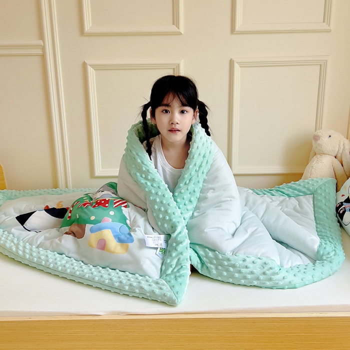 91家纺网 家纺一手货源 找家纺 鱼宝 2025新款大版针织棉豆豆被被子被芯 圣诞熊猫