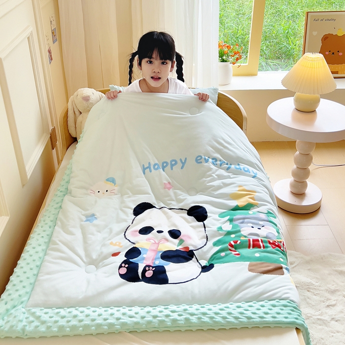 91家纺网 家纺一手货源 找家纺 鱼宝 2025新款大版针织棉豆豆被被子被芯 圣诞熊猫