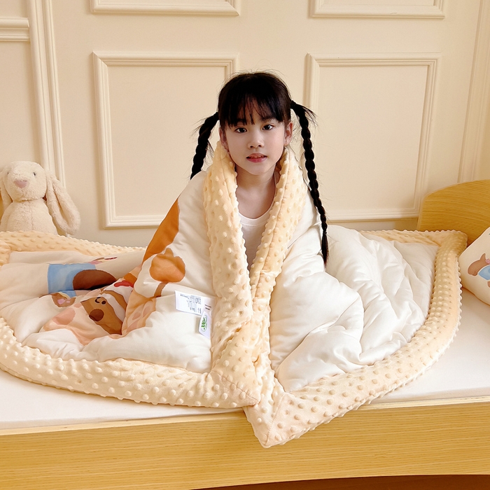 91家纺网 家纺一手货源 找家纺 鱼宝 2025新款大版针织棉豆豆被被子被芯 萌小狮