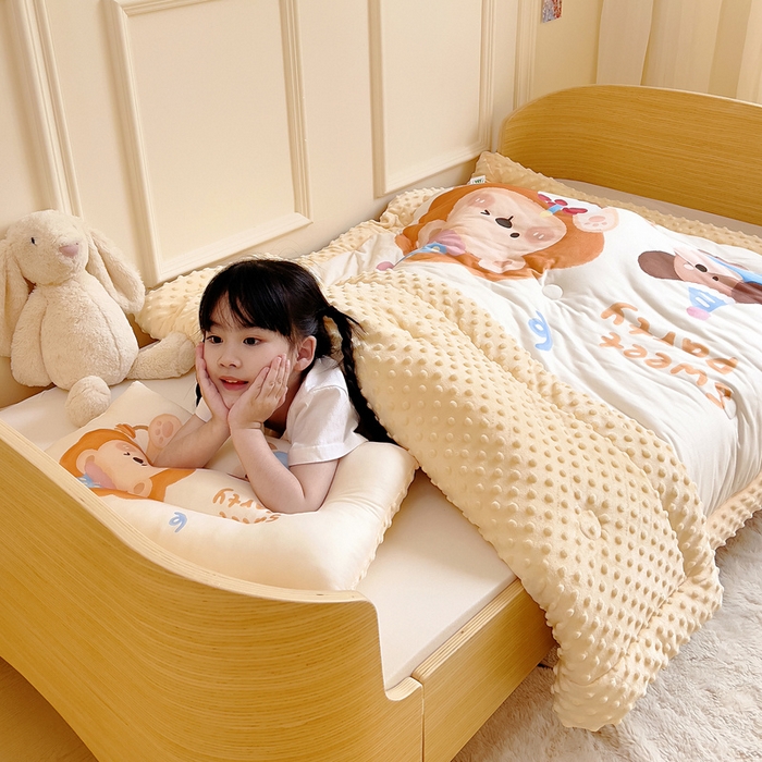 91家纺网 家纺一手货源 找家纺 鱼宝 2025新款大版针织棉豆豆被被子被芯 萌小狮