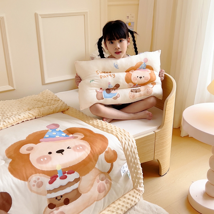 91家纺网 家纺一手货源 找家纺 鱼宝 2025新款大版针织棉豆豆被被子被芯 萌小狮