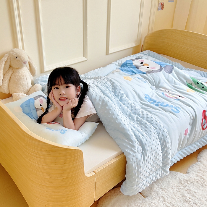 91家纺网 家纺一手货源 找家纺 鱼宝 2025新款大版针织棉豆豆被被子被芯 小企鹅