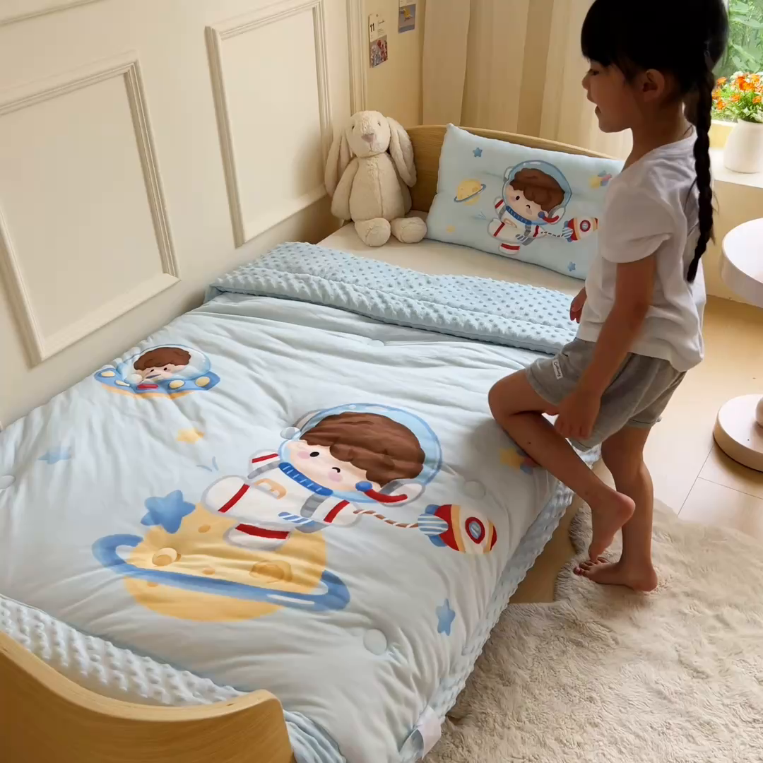 91家纺网 家纺一手货源 找家纺 鱼宝 2025新款大版针织棉豆豆被被子被芯 星际王子