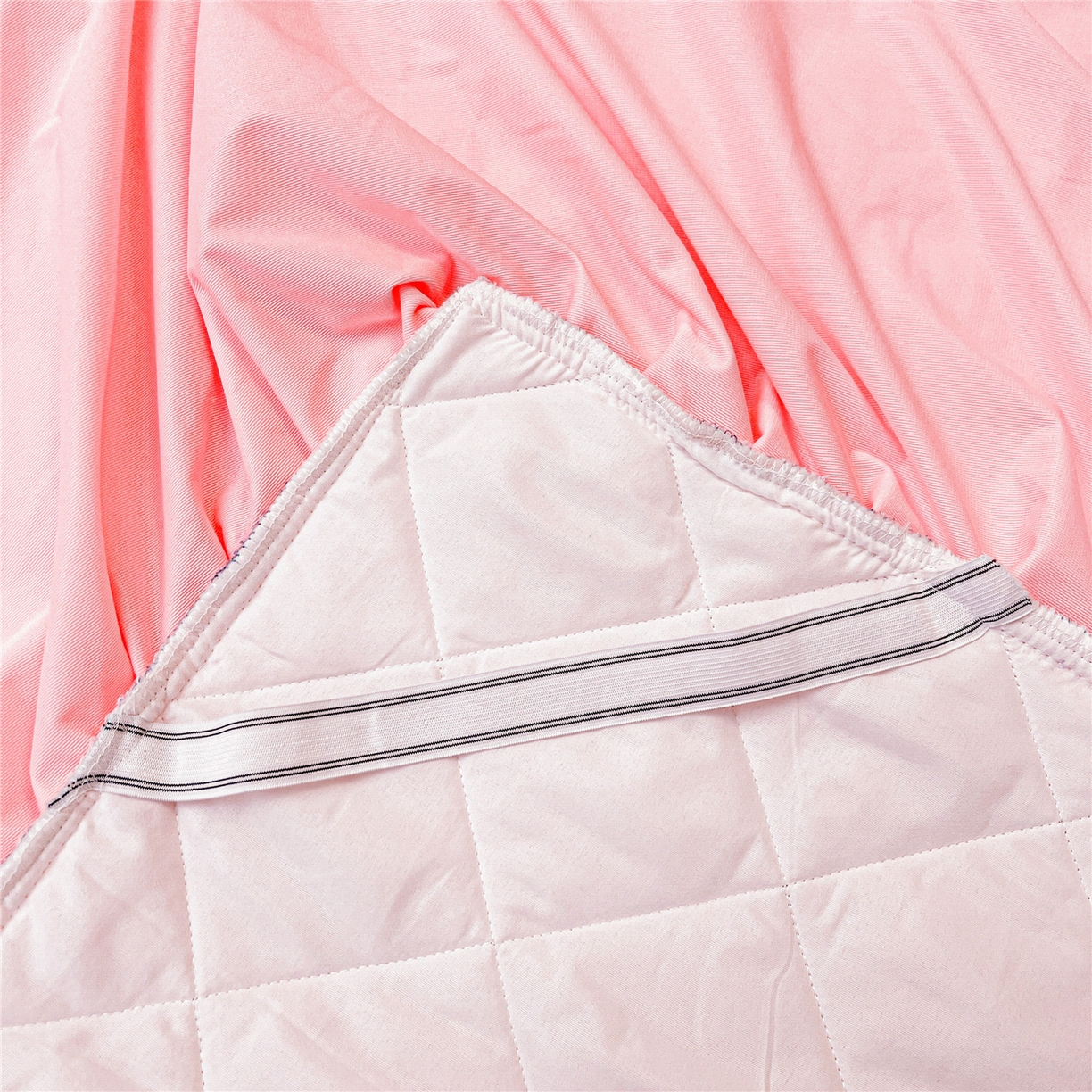 91家纺网 家纺一手货源 找家纺 屹成家纺 2025新款压花水晶绒床裙四件套 (四件套不低于210元起) 粉玉