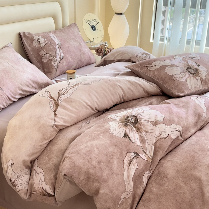 91家纺网 家纺一手货源 找家纺 印季家纺 2025新款数码印花全棉纯棉加厚磨毛四件套 浮生（粉）