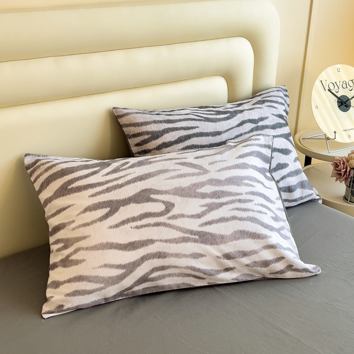 91家纺网 家纺一手货源 找家纺 印季家纺 2025新款数码印花全棉纯棉加厚磨毛四件套 星光条纹（灰）