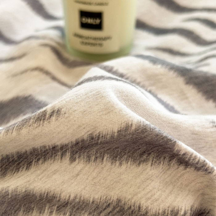 91家纺网 家纺一手货源 找家纺 印季家纺 2025新款数码印花全棉纯棉加厚磨毛四件套 星光条纹（灰）