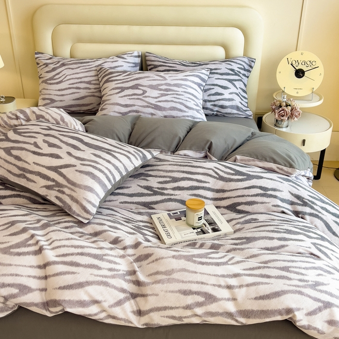 91家纺网 家纺一手货源 找家纺 印季家纺 2025新款数码印花全棉纯棉加厚磨毛四件套 星光条纹（灰）