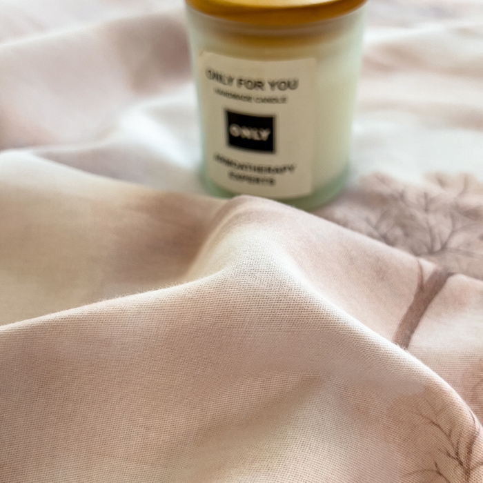 91家纺网 家纺一手货源 找家纺 印季家纺 2025新款数码印花全棉纯棉加厚磨毛四件套 雨若青烟（粉）