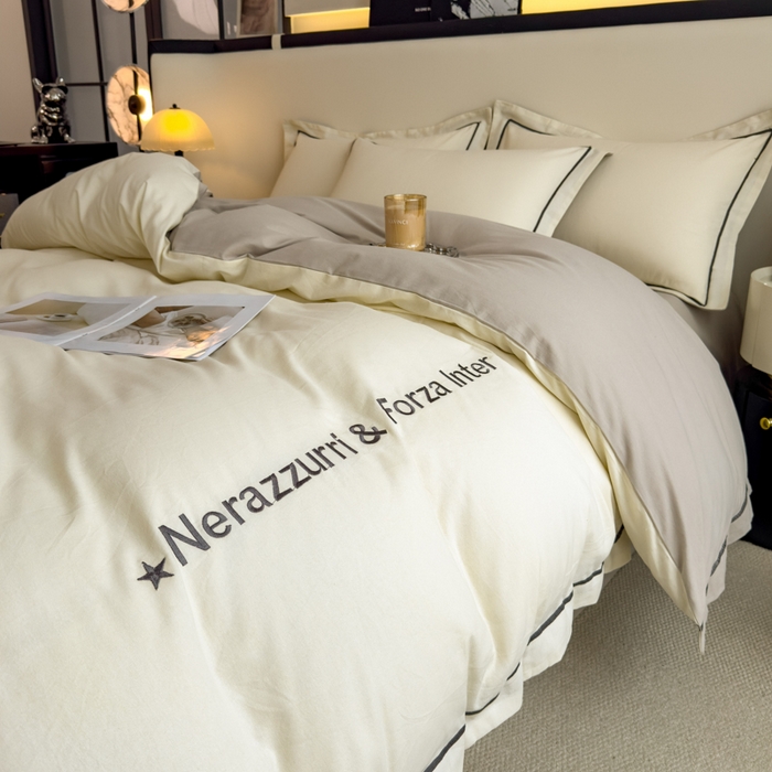 91家纺网 家纺一手货源 找家纺 印季家纺 2025新款绣花一字绣全棉纯棉加厚磨毛四件套 奶昔白-星空银