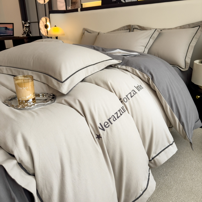 91家纺网 家纺一手货源 找家纺 印季家纺 2025新款绣花一字绣全棉纯棉加厚磨毛四件套 星空银-深灰