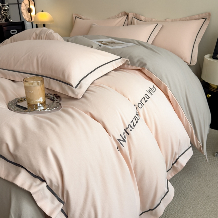 91家纺网 家纺一手货源 找家纺 印季家纺 2025新款绣花一字绣全棉纯棉加厚磨毛四件套 梦幻粉-星空银