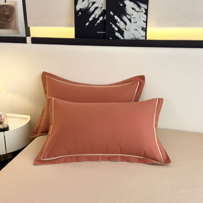 91家纺网 家纺一手货源 找家纺 印季家纺 2025新款绣花一字绣全棉纯棉加厚磨毛四件套 太妃棕-奶油驼