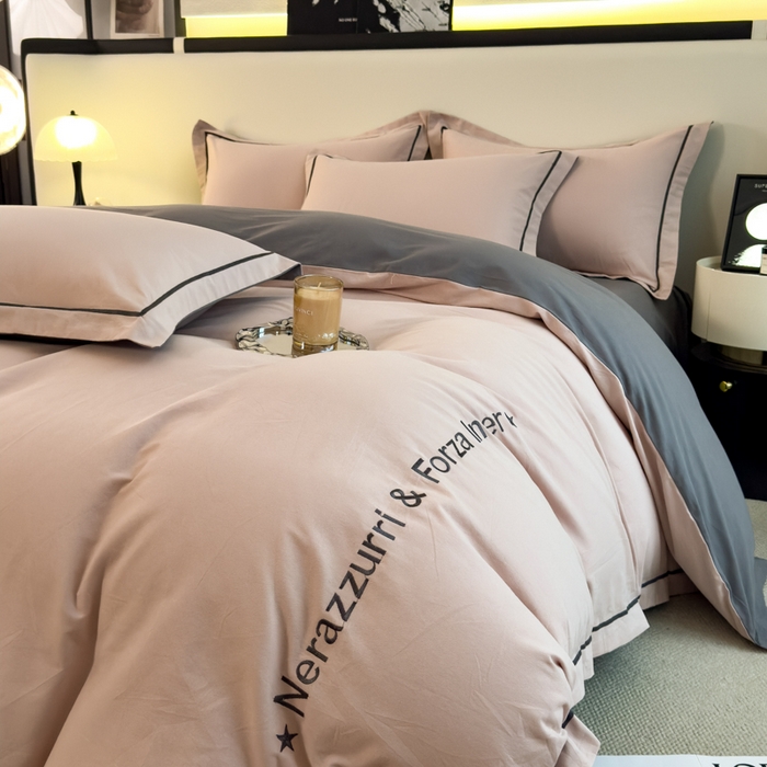 91家纺网 家纺一手货源 找家纺 印季家纺 2025新款绣花一字绣全棉纯棉加厚磨毛四件套 海棠粉-深灰